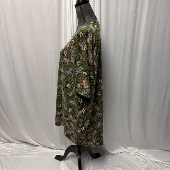 LulaRoe Irma Top Womens Size XL Disney Minnie Mouse Green Floral T-Shirt Tunic - Picture 2 of 10